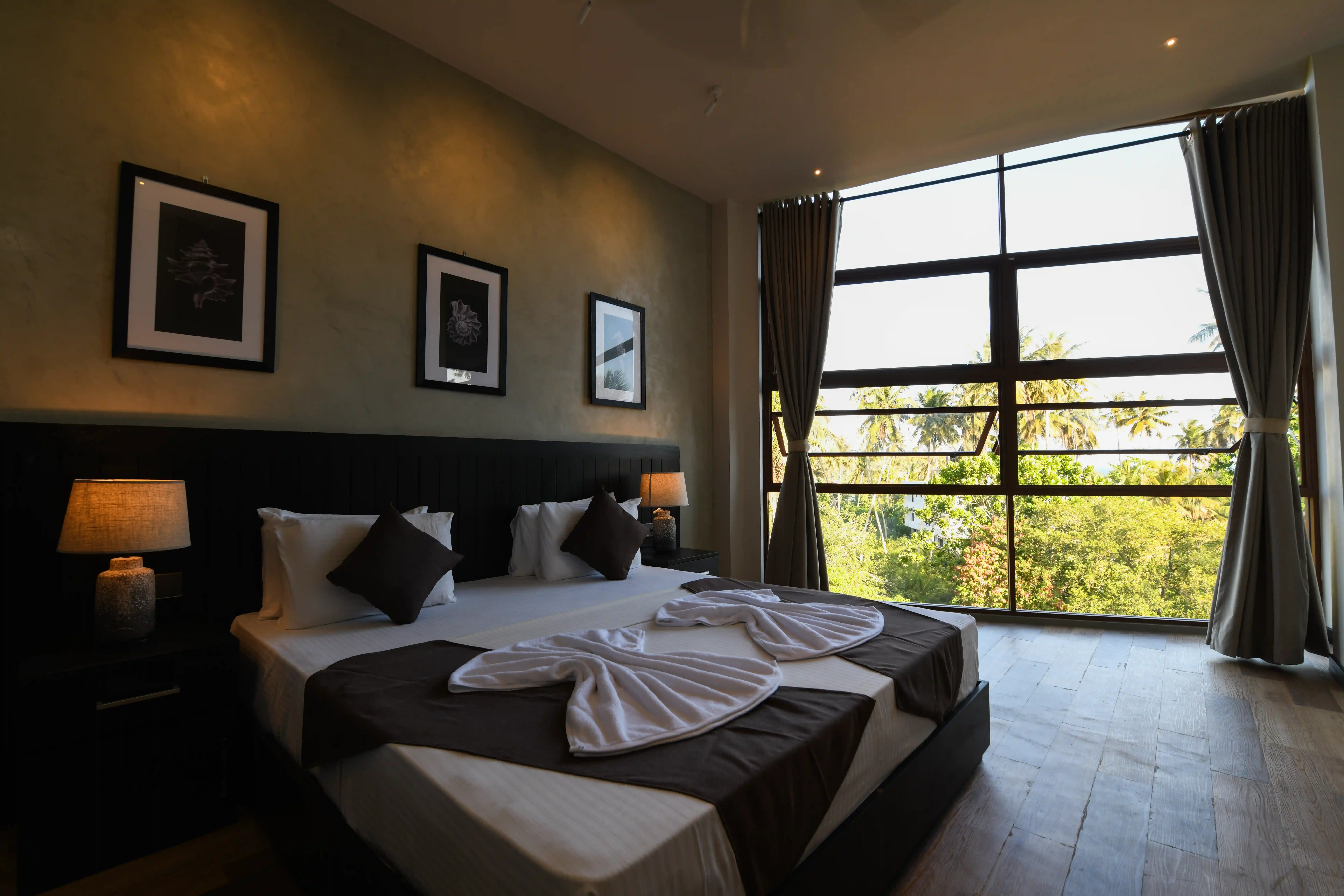 Double room at Hiriketiya Beach Resort with modern amenities in Hiriketiya