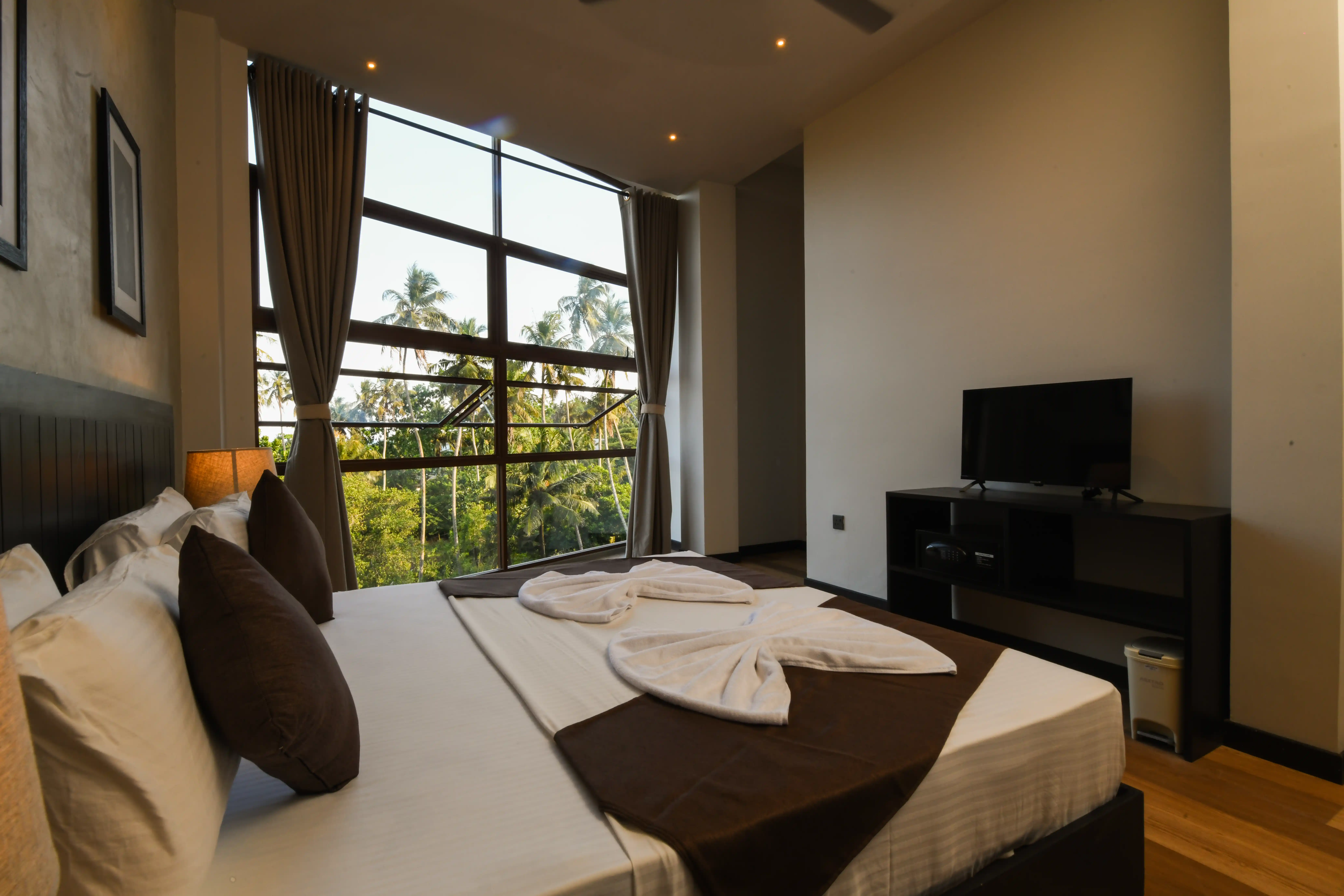 Double room at Hiriketiya Beach Resort with modern amenities in Hiriketiya