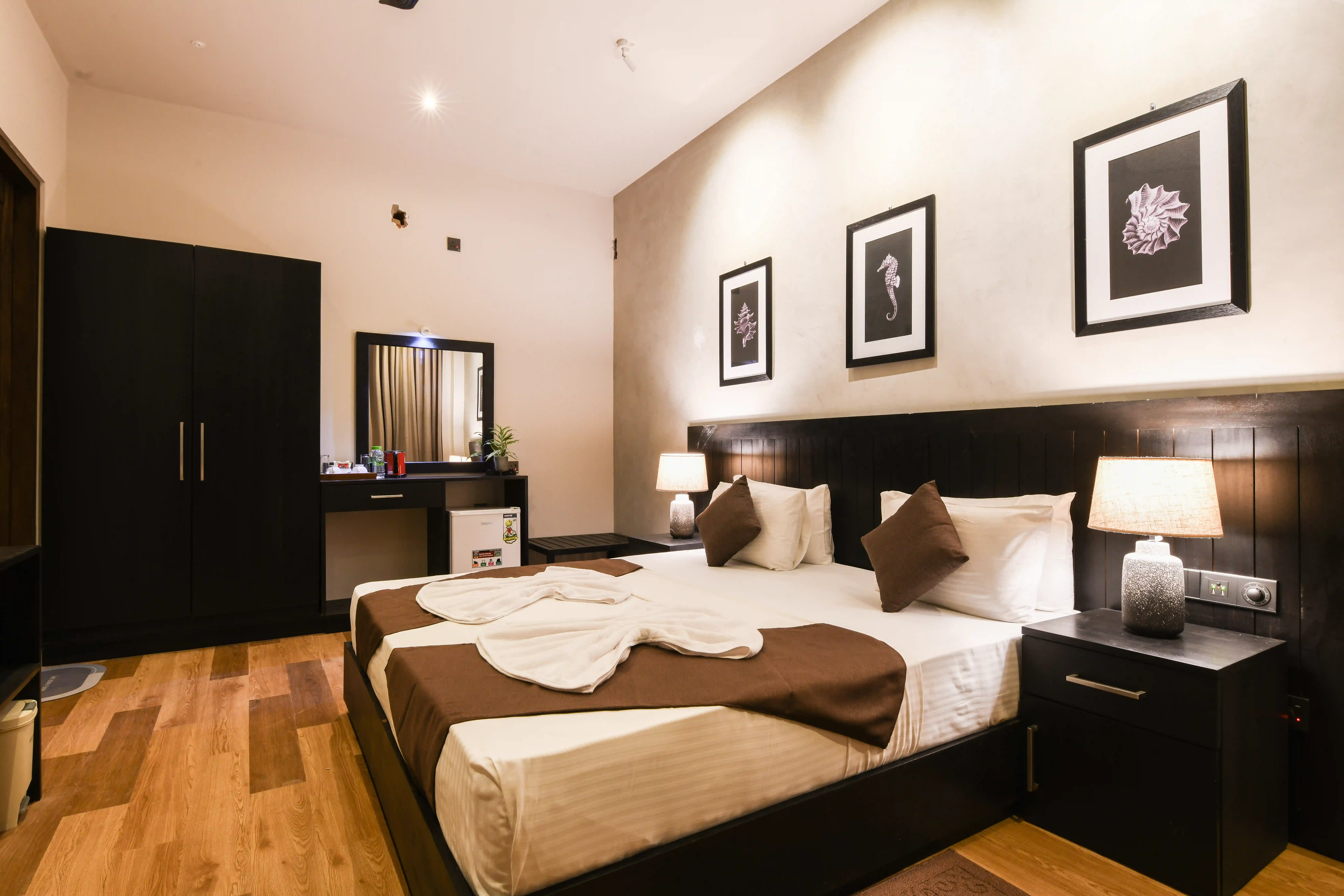 Double room at Hiriketiya Beach Resort with modern amenities in Hiriketiya