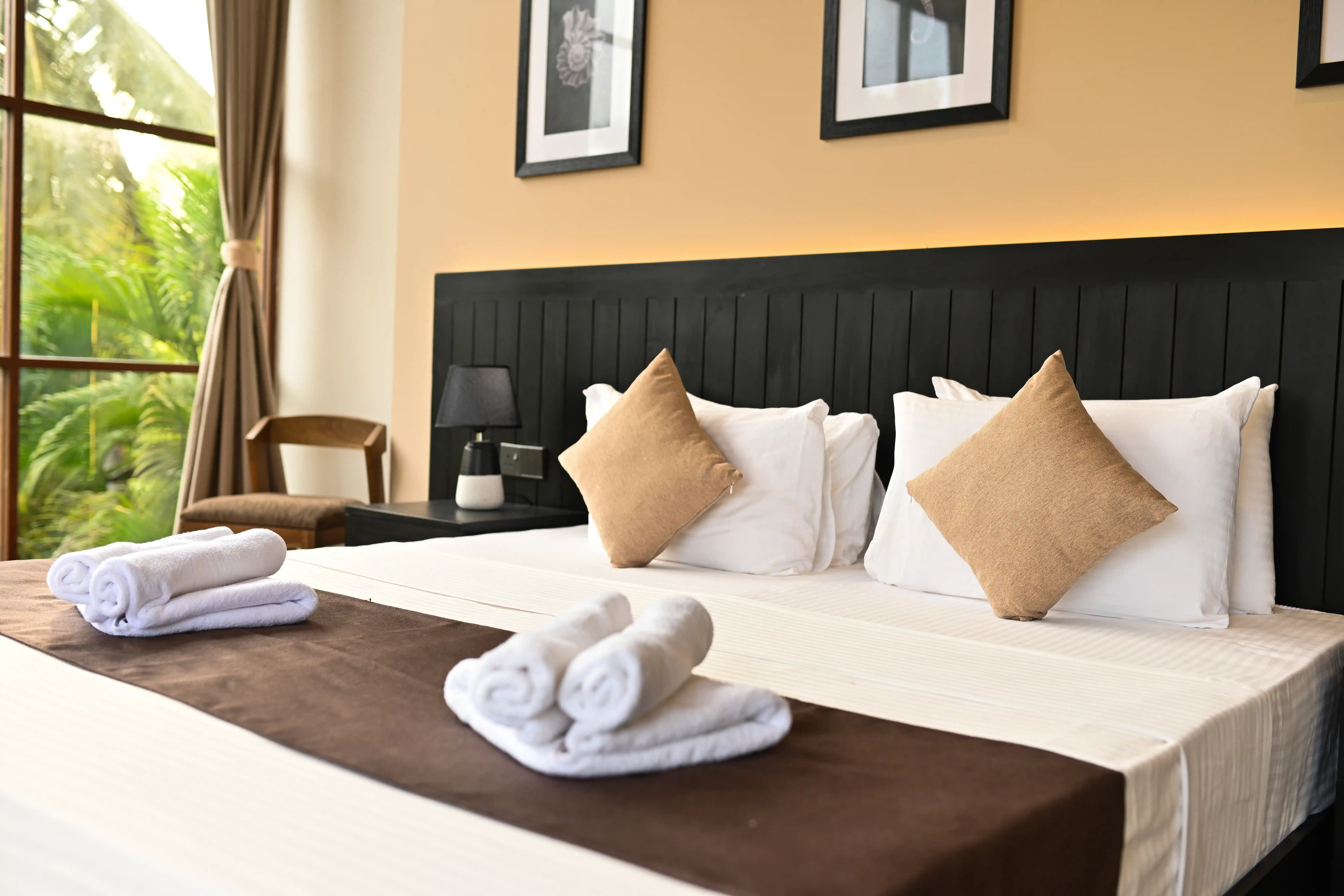 Superior King Room at Hiriketiya Beach Resort with modern amenities in Hiriketiya