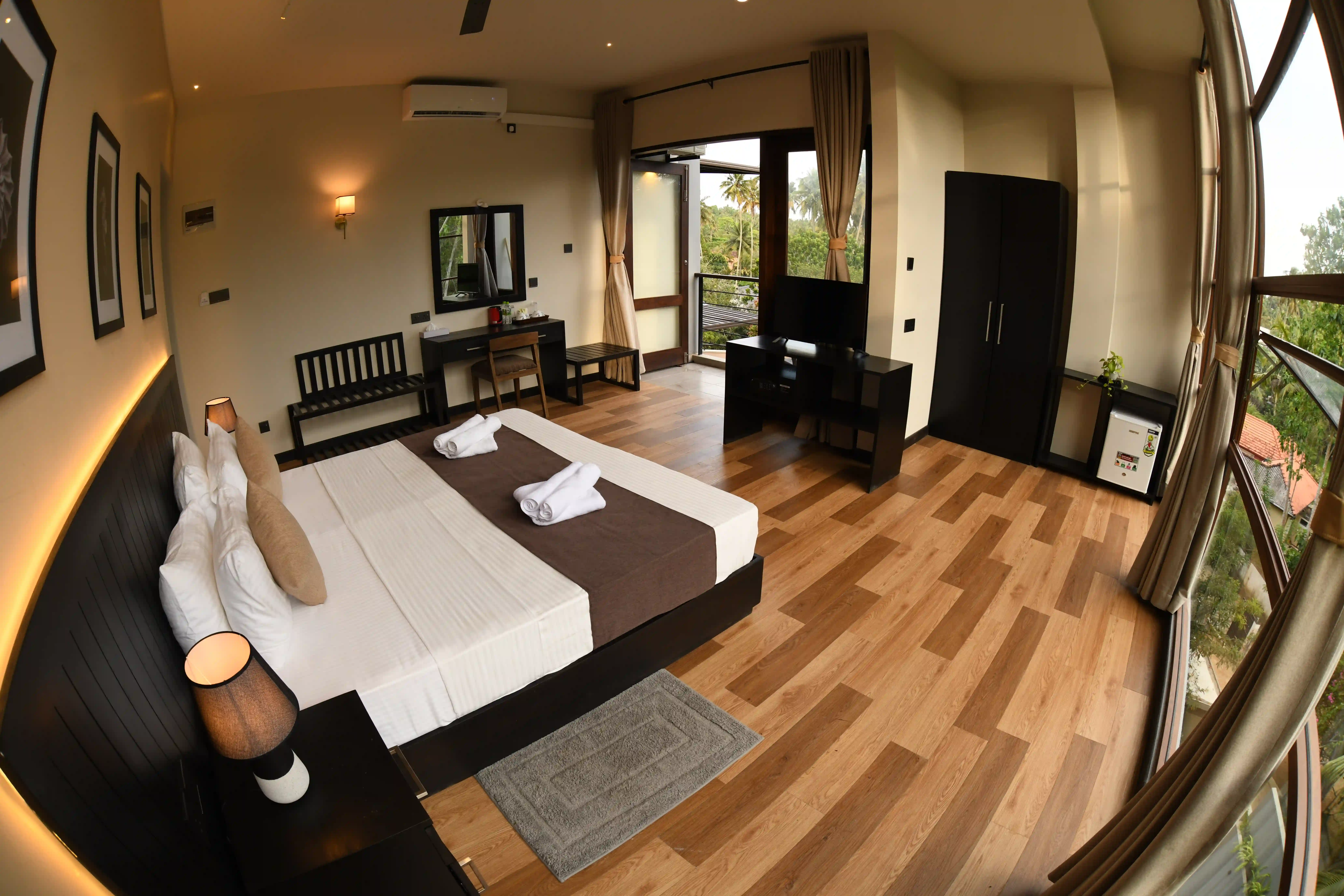 Superior King Room at Hiriketiya Beach Resort with modern amenities in Hiriketiya