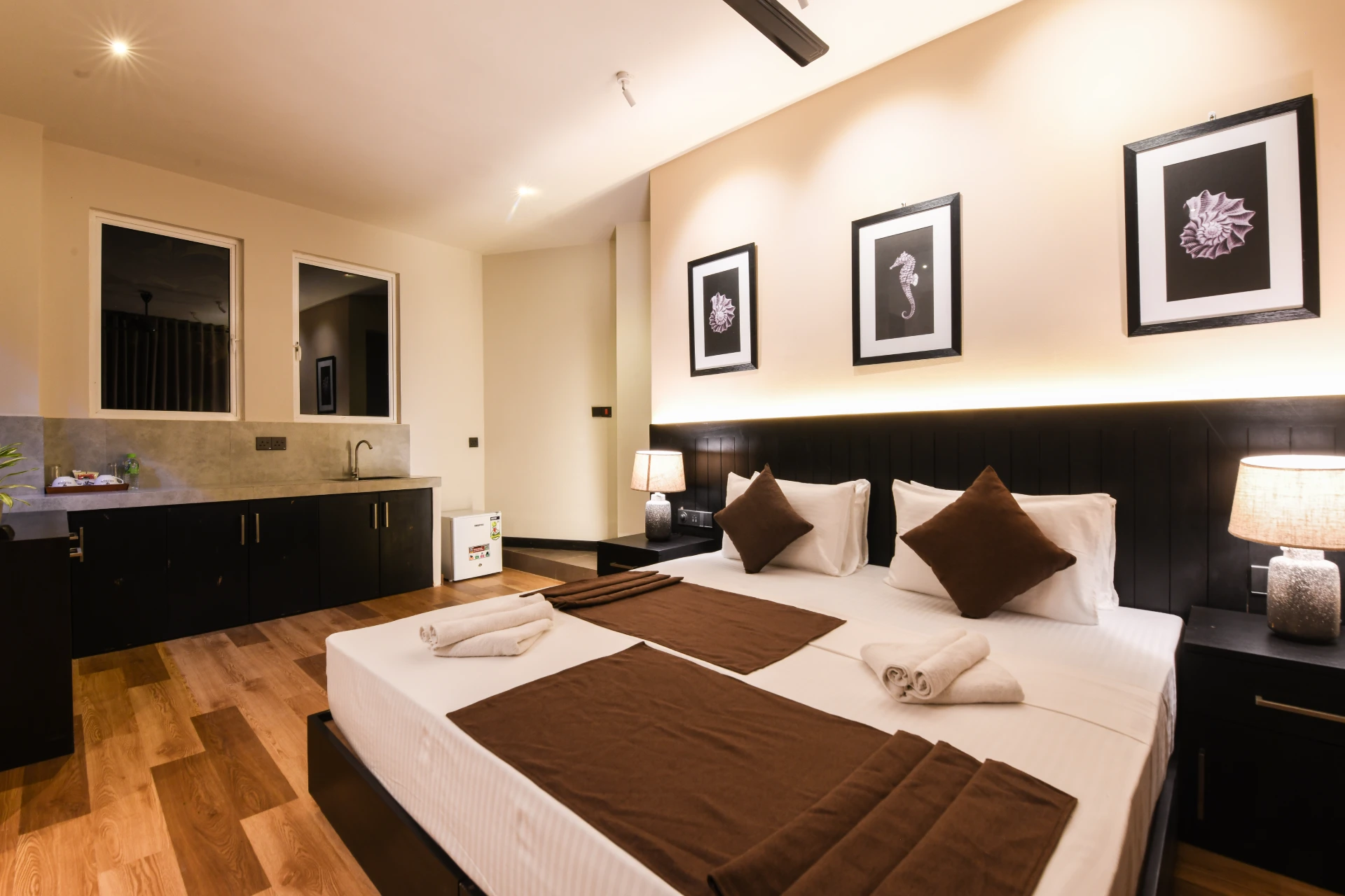 Superior Room with Pantry and Balcony