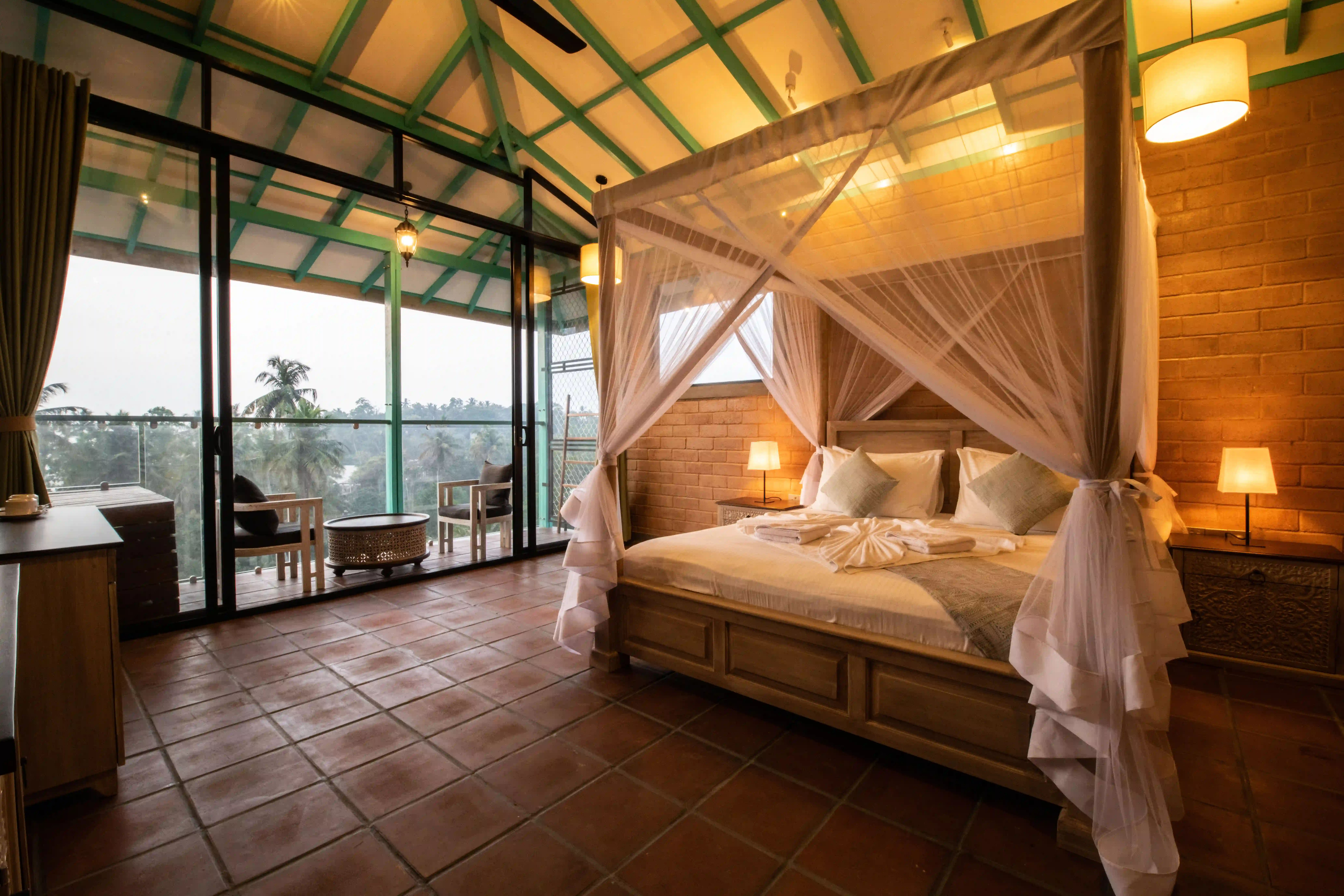 Superior suite with sea view room at Hiriketiya Beach Resort with modern amenities in Hiriketiya