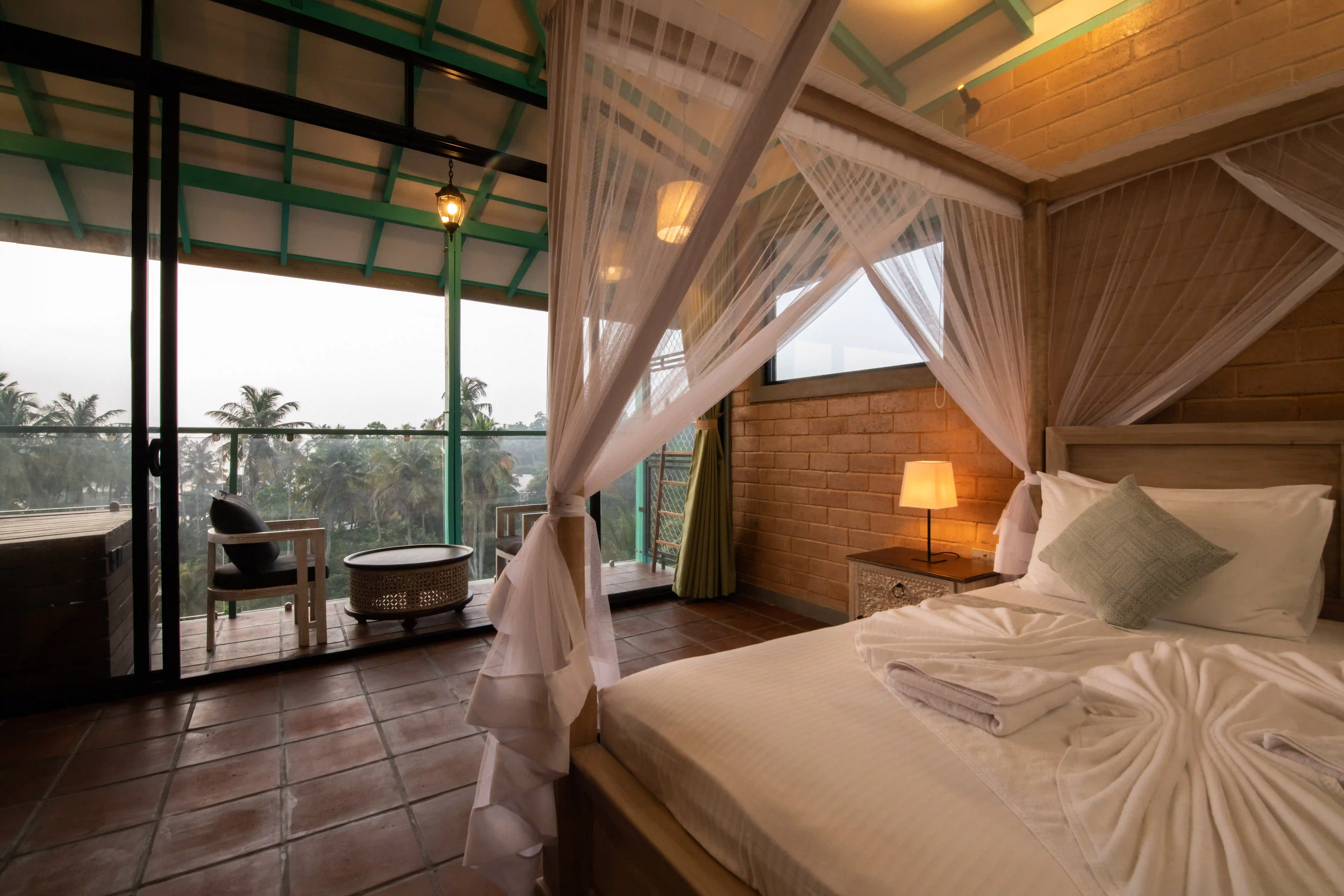 Superior suite with sea view room at Hiriketiya Beach Resort with modern amenities in Hiriketiya