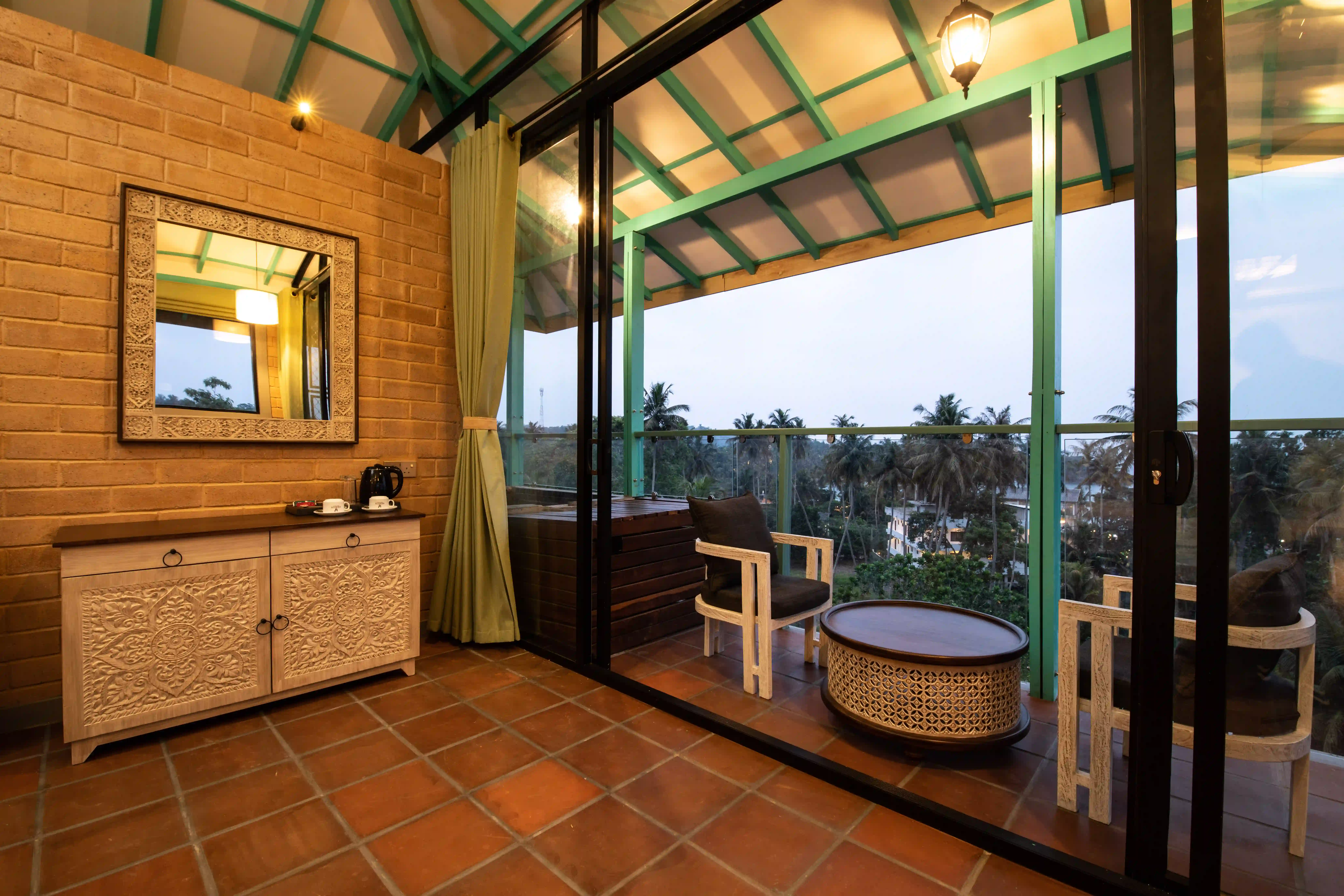 Superior suite with sea view room at Hiriketiya Beach Resort with modern amenities in Hiriketiya