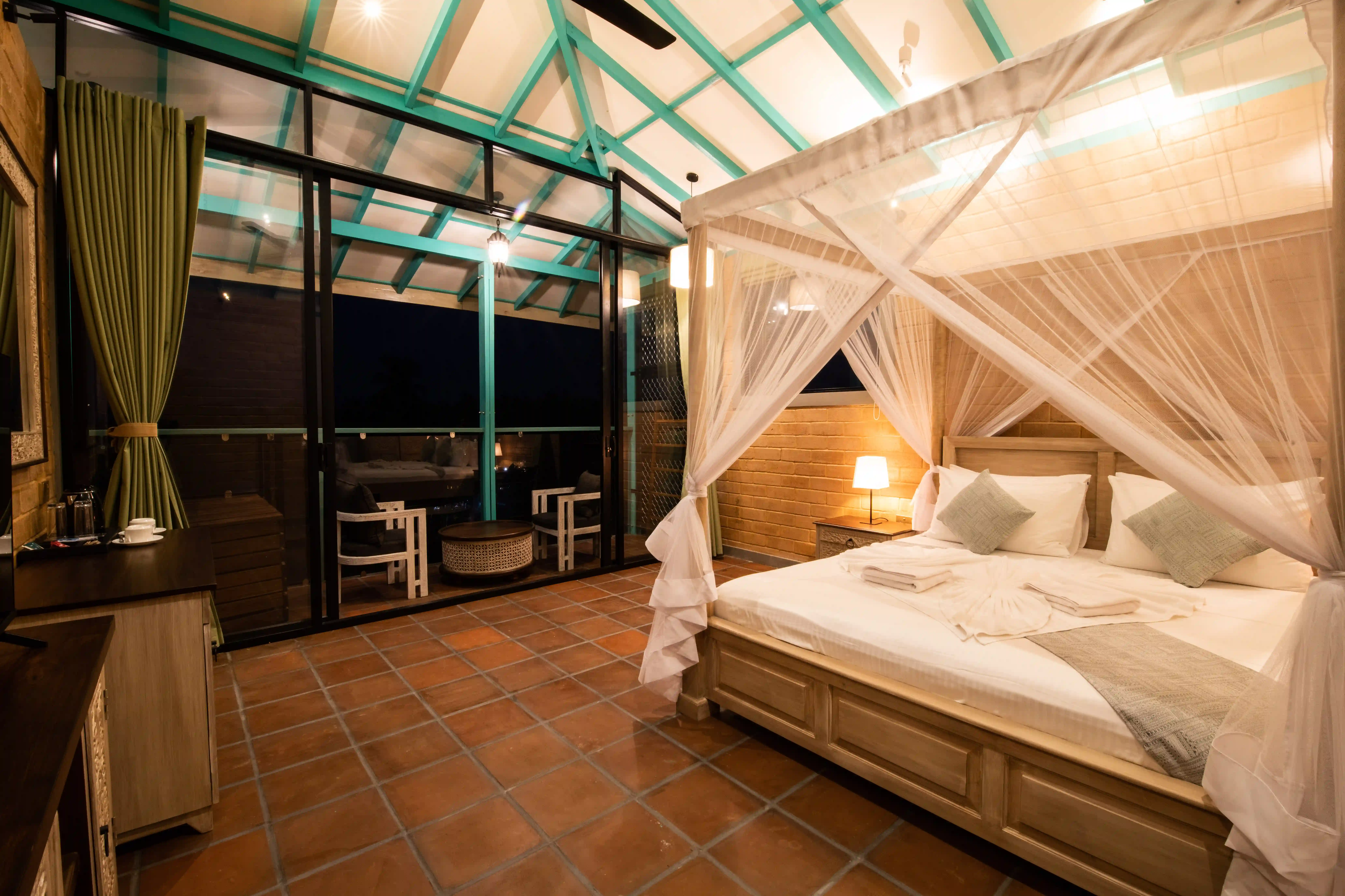 Superior suite with sea view room at Hiriketiya Beach Resort with modern amenities in Hiriketiya