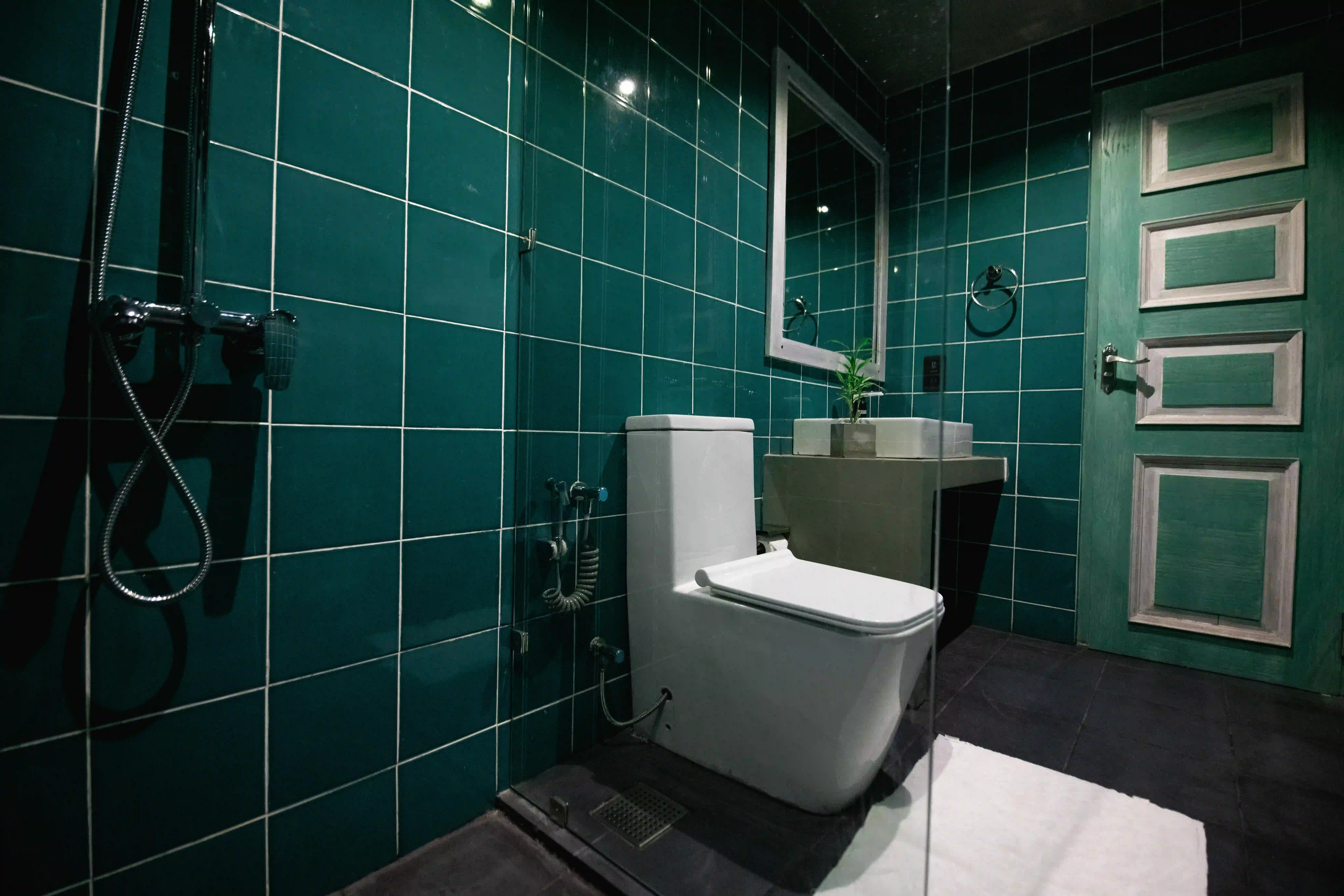 Modern bathroom with shower at Hiriketiya Beach Resort for comfortable Hiriketiya accommodation