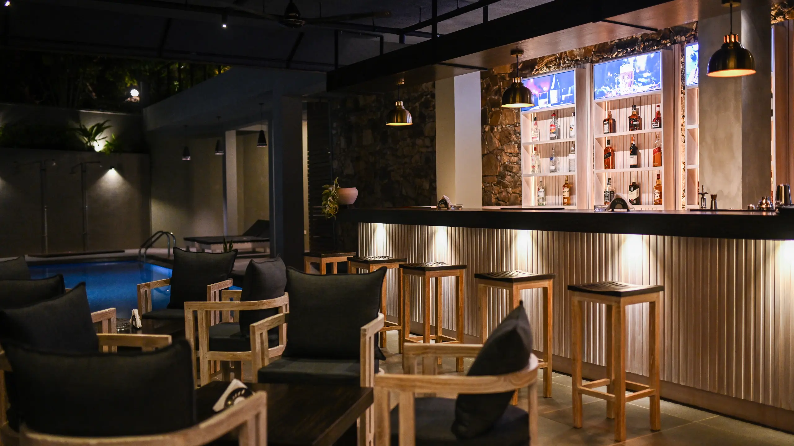 Breakfast Hiriketiya dining area and bar at Hiriketiya Beach Resort