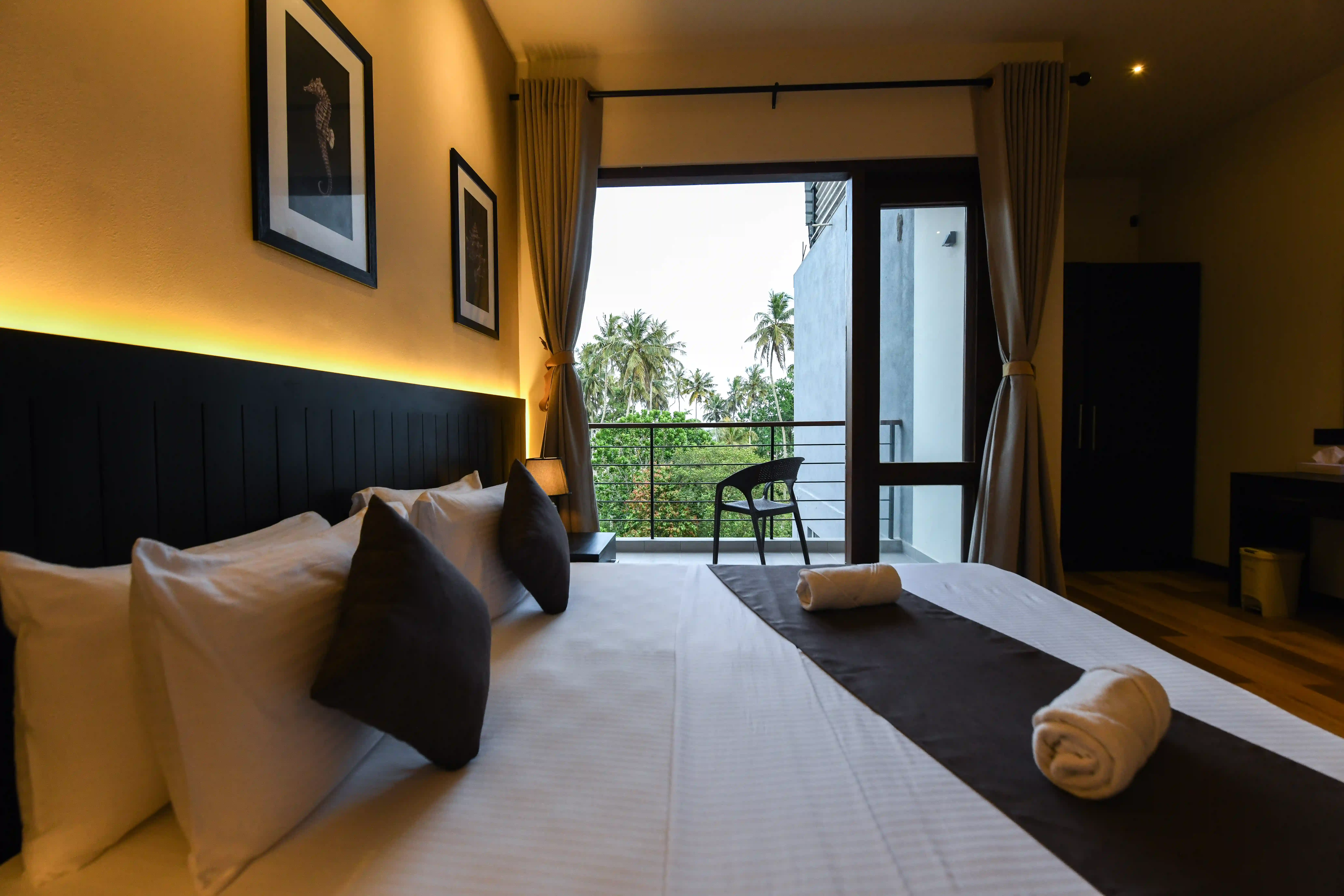 Double room at Hiriketiya Beach Resort with modern amenities in Hiriketiya