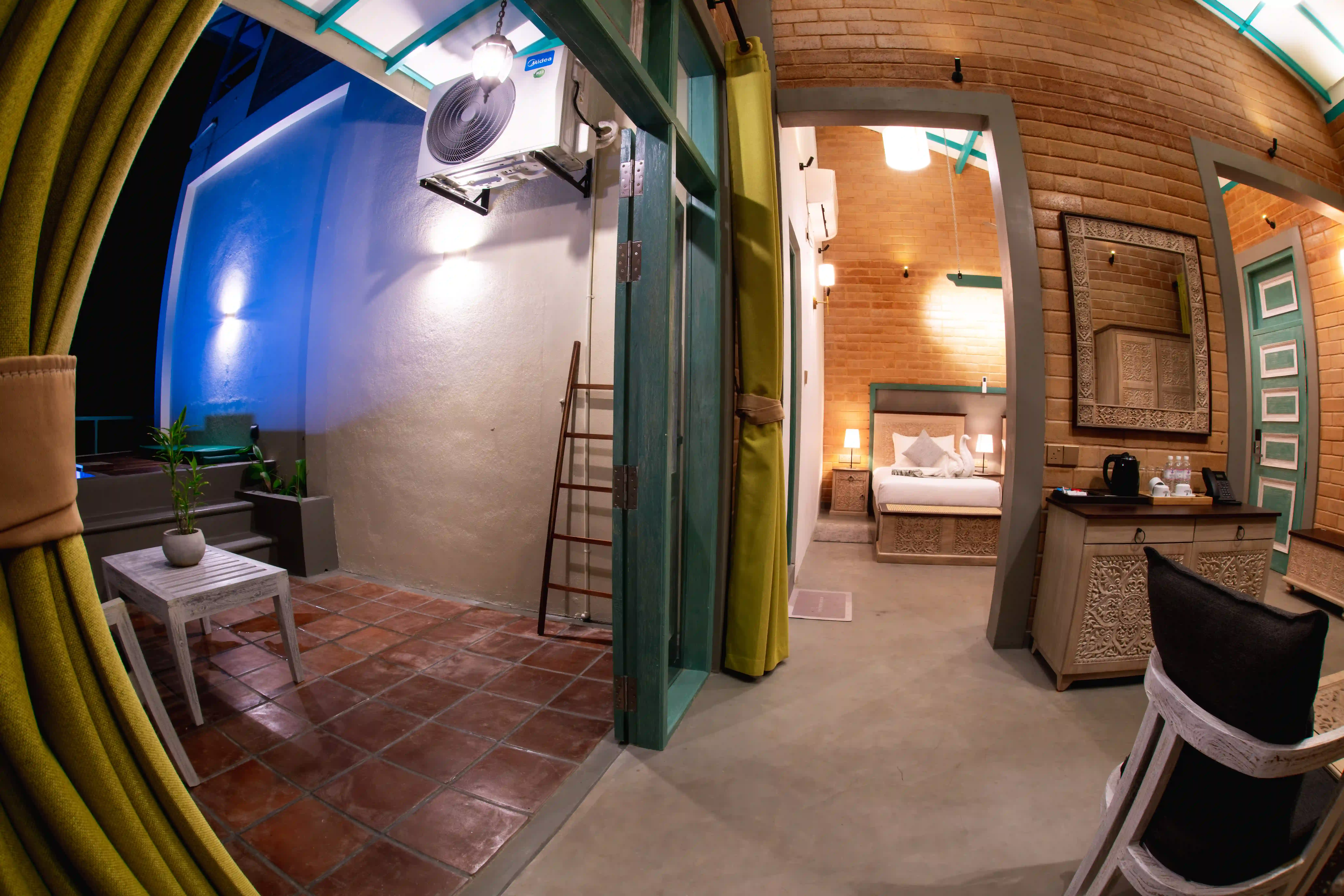 Superior Suite at Hiriketiya Beach Resort with modern amenities in Hiriketiya