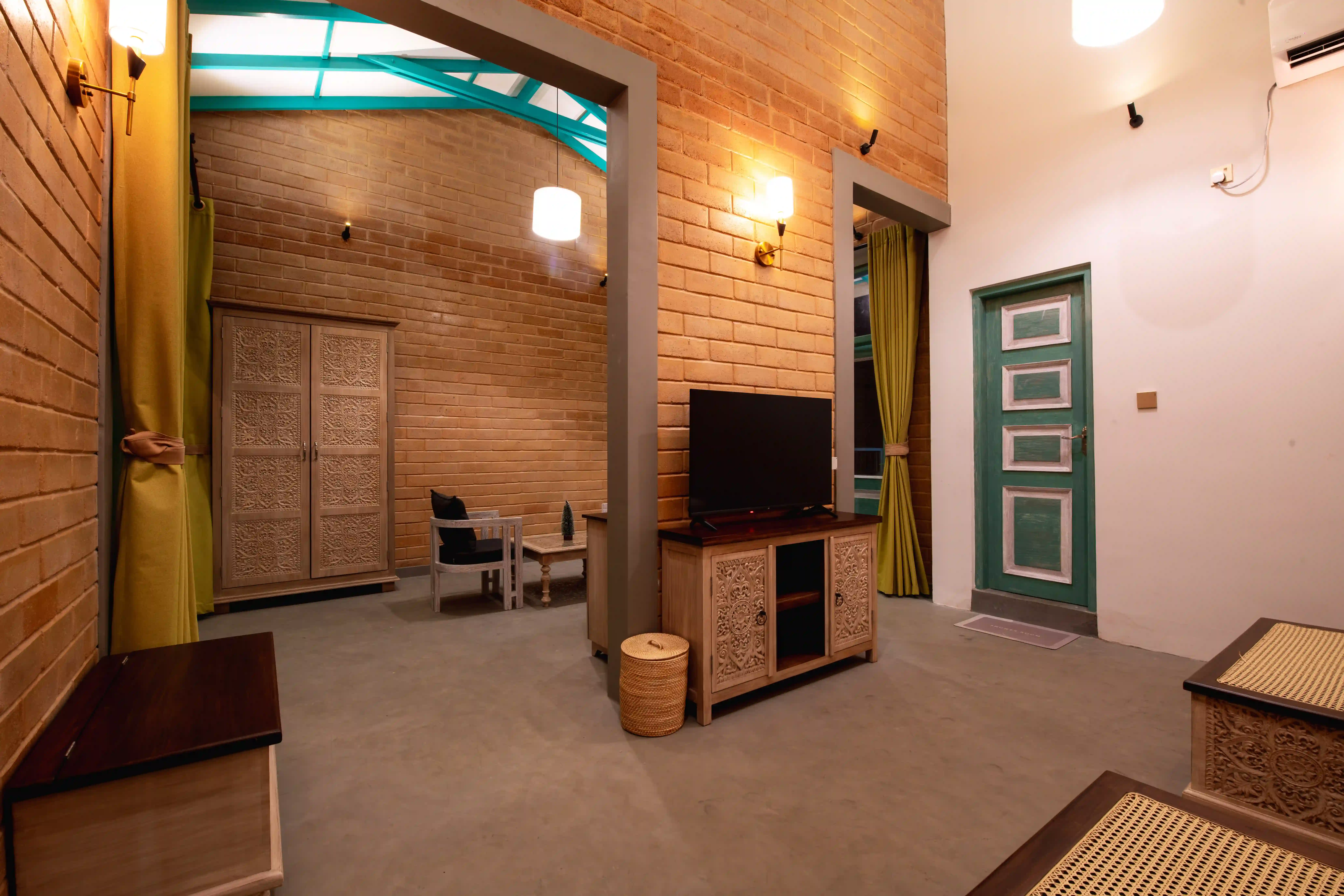 Superior Suite at Hiriketiya Beach Resort with modern amenities in Hiriketiya