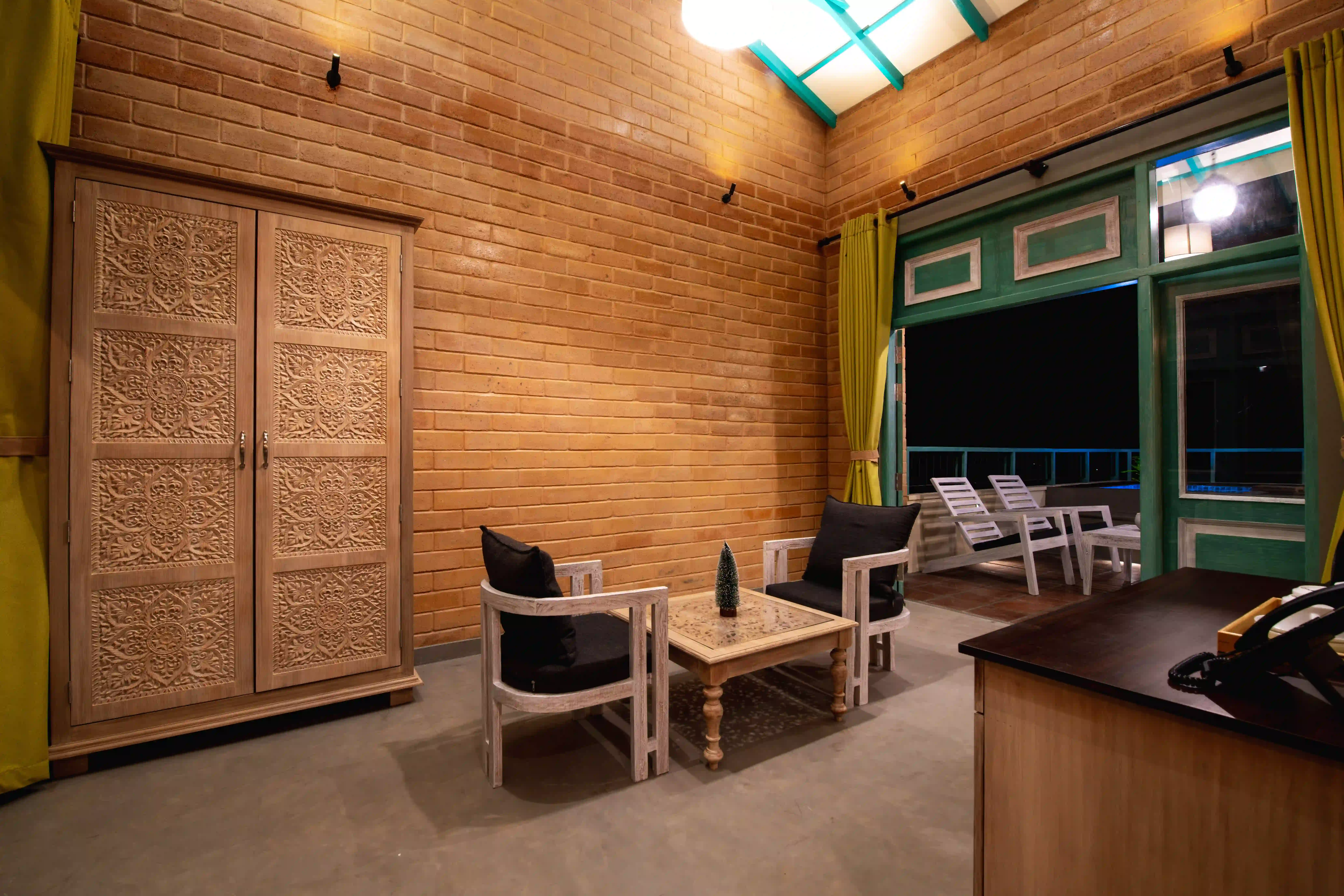 Superior Suite at Hiriketiya Beach Resort with modern amenities in Hiriketiya