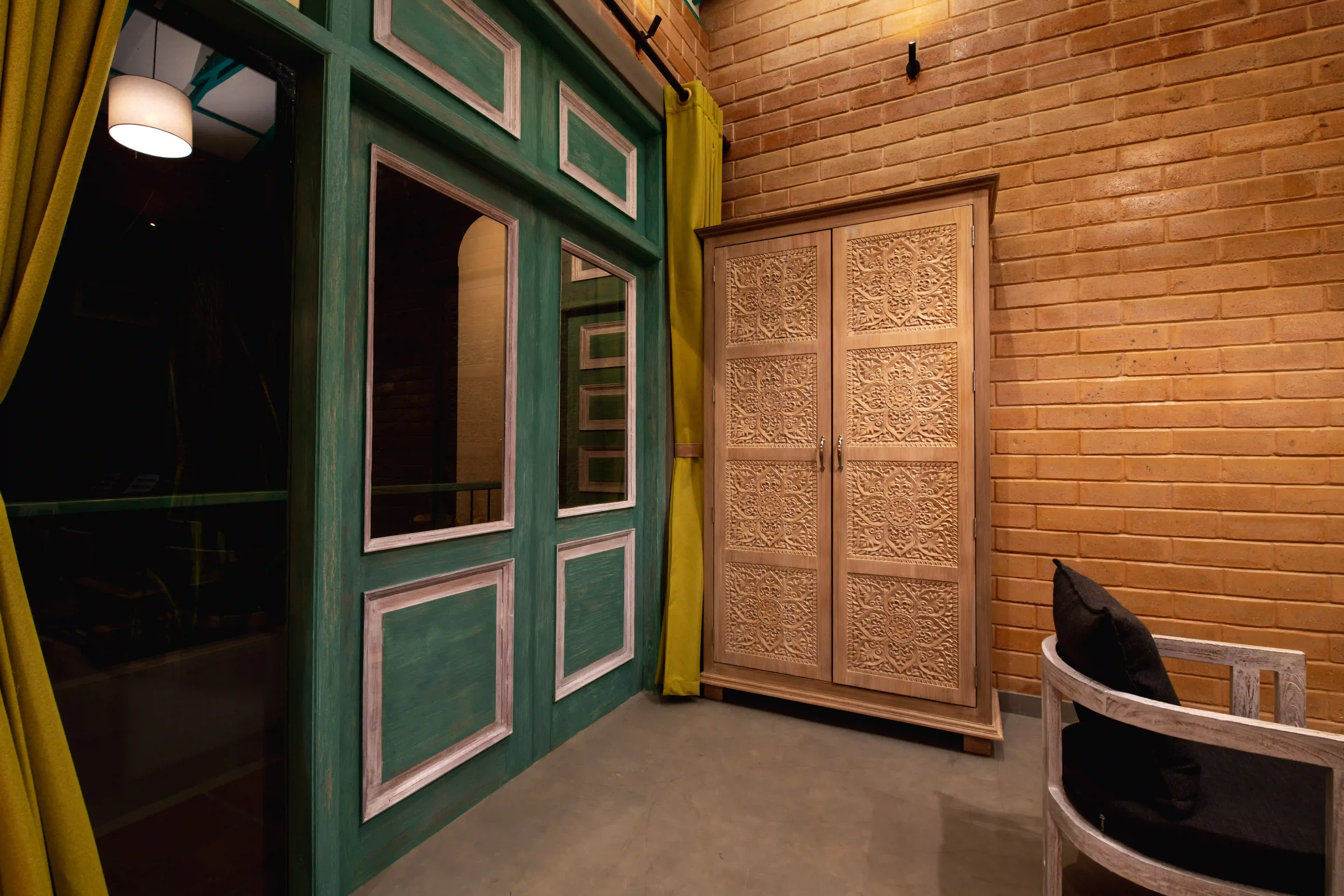 Superior Suite at Hiriketiya Beach Resort with modern amenities in Hiriketiya