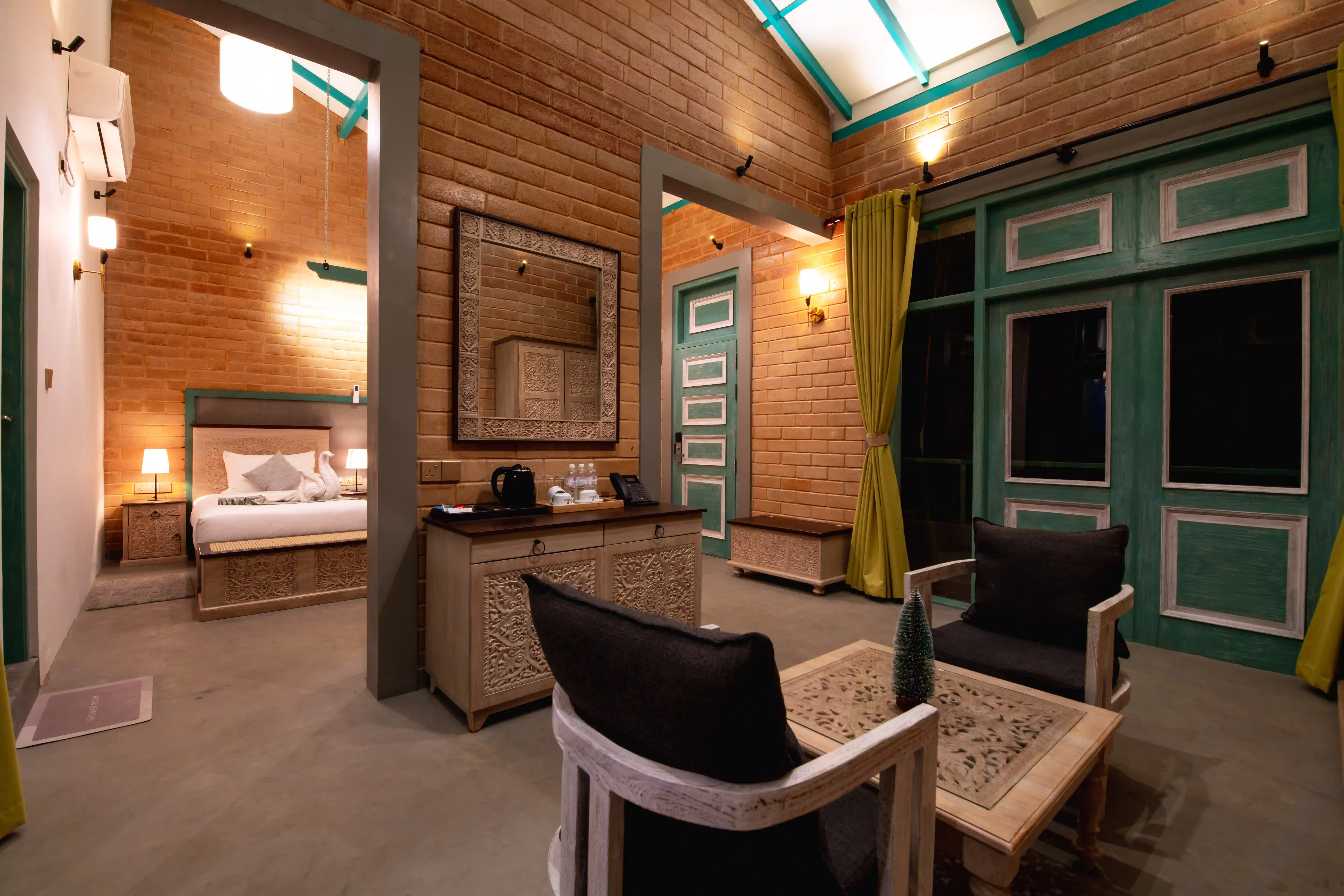 Superior Suite at Hiriketiya Beach Resort with modern amenities in Hiriketiya